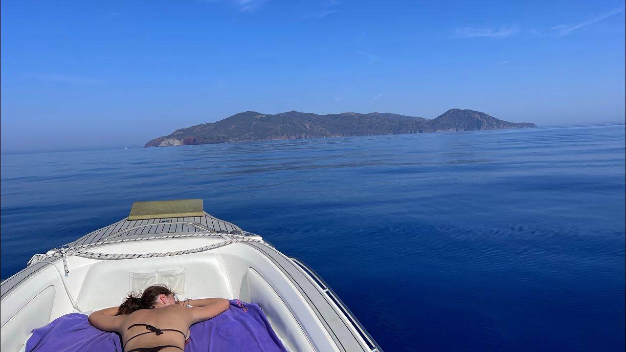 Vacanze in gommone dall’isola d’Elba alla Capraia agosto 2023 HOLIDAYS IN THE MEDITERRANEAN - ITALY