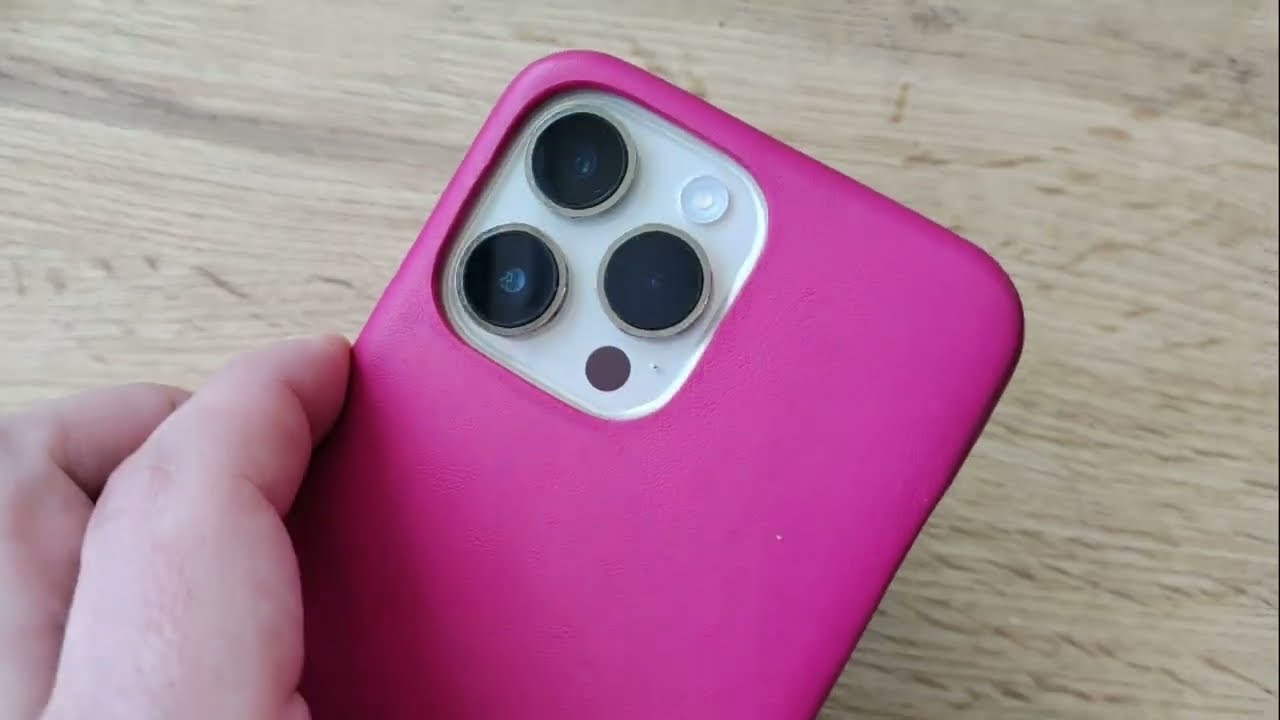 Review APPLE IPHONE 14 PRO MAX LEATHER COVER by NOREVE