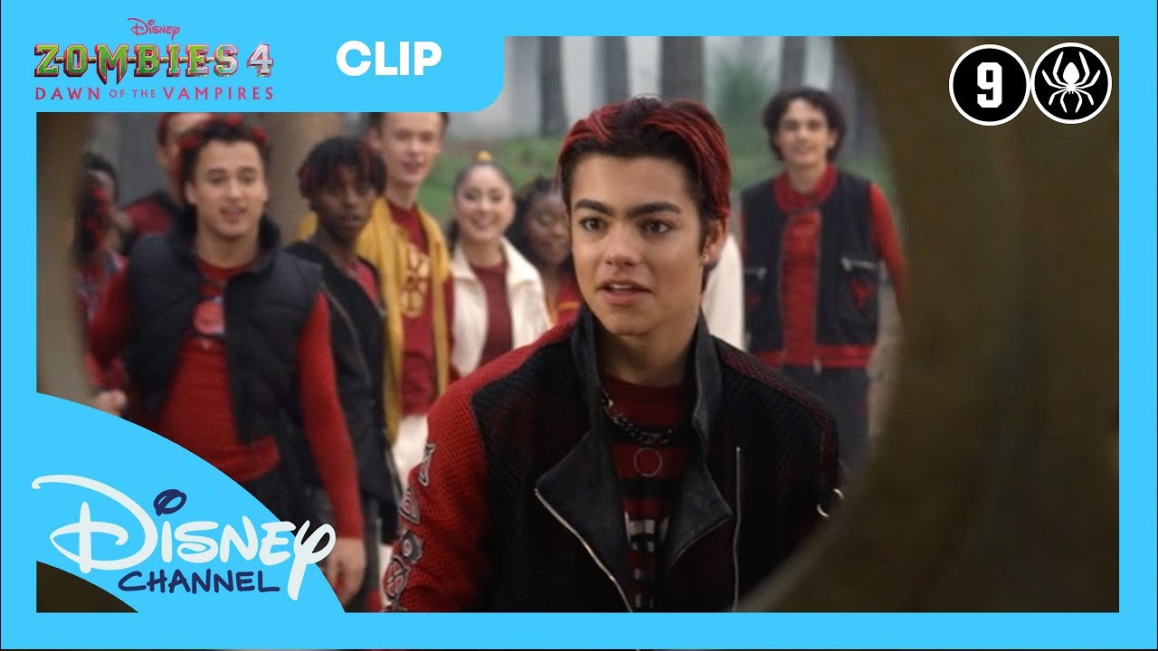 Zombies: Dawn of the Vampires | Une Seule Équipe | Disney Channel Belgique