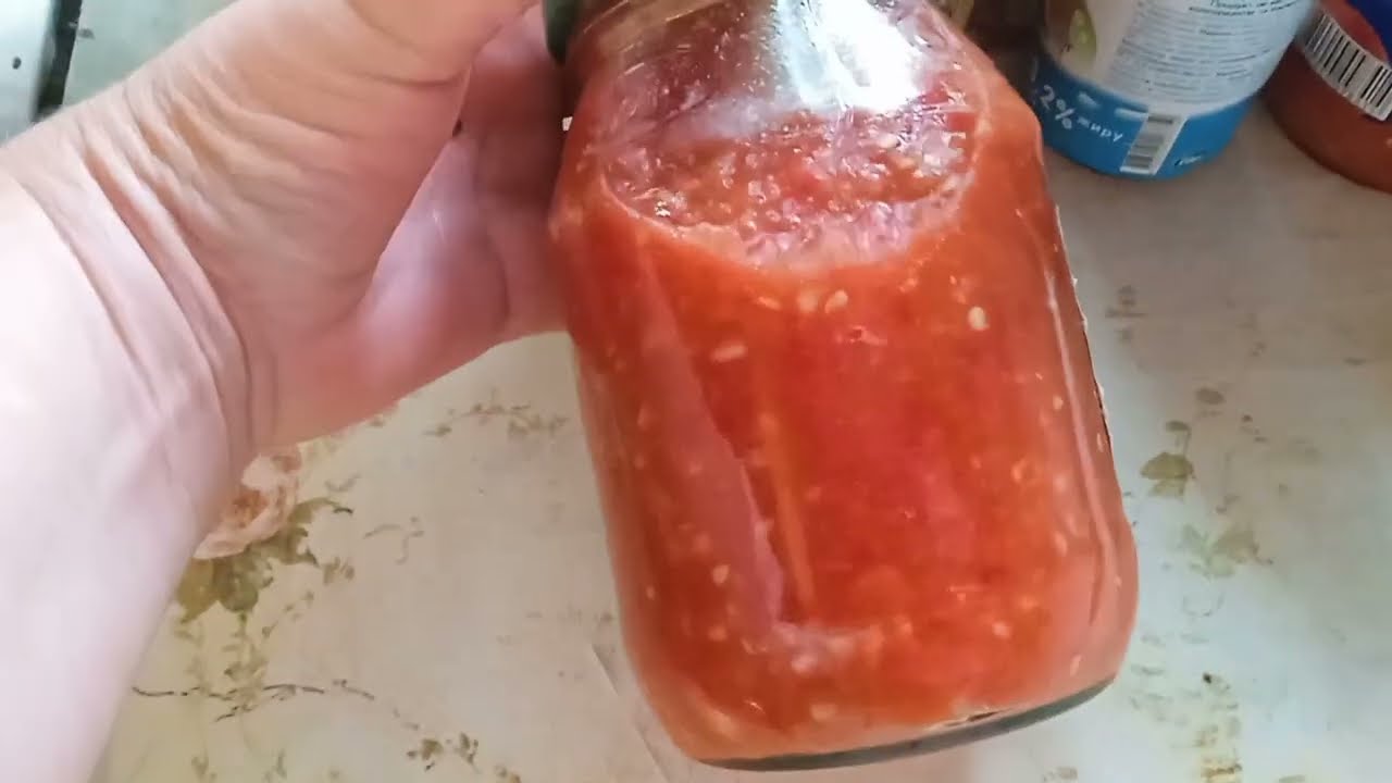 Аджика сырая, острая. Делайте побольше. Это очень вкусно.