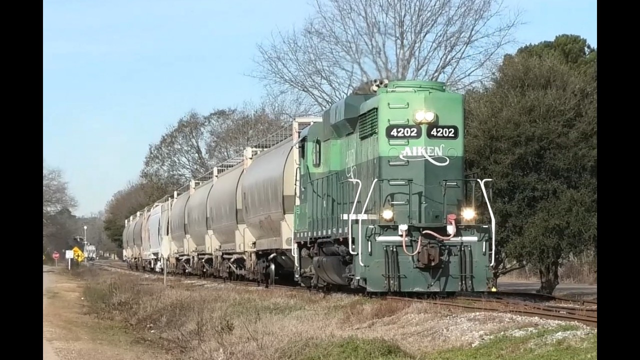 Chasing the Aiken Railway GP30 to Norfolk Southern Interchange - Switching Along the Shortline