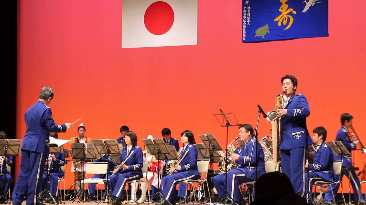 青森県警の音楽隊さん　♫　演歌メドレー