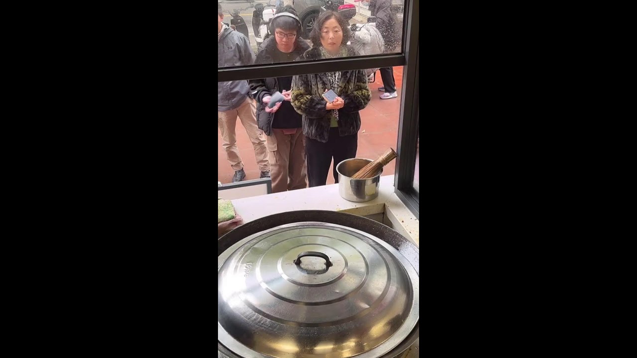 Traditional Doupi Making: Famous Chinese Street Food Live