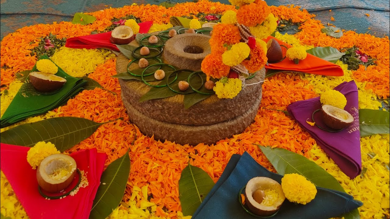  हळदीची गाणी | हळद दळताना गायली जाणारी जात्यावरची गाणी #wedding #marathitradition #marathi #trending
