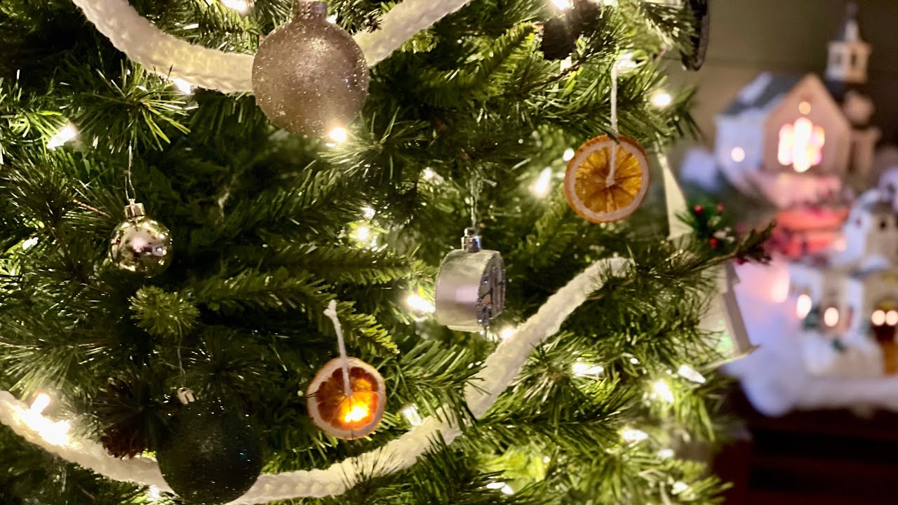 Crochet Christmas Tree Garland- Quick & Easy!
