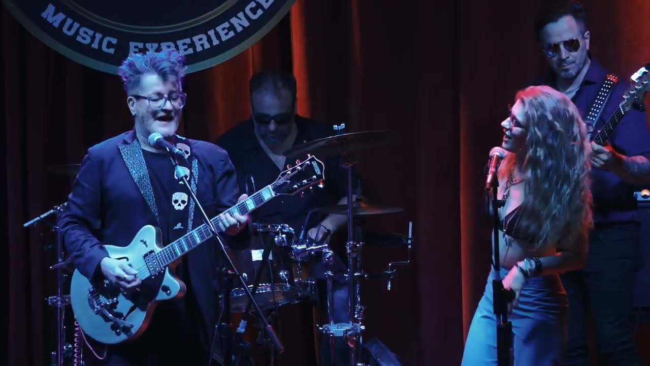 Lomo Virgen con Pipo Cipolatti en The Roxy - Ricardo Ruben -