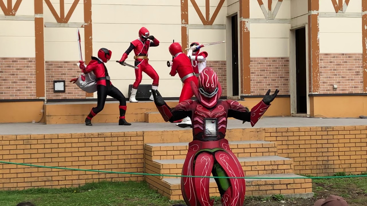 レッドヒーローショー