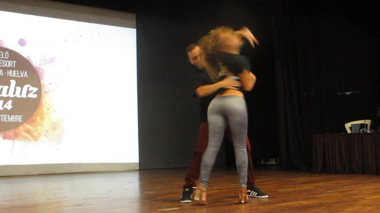 KORKE Y JUDITH TALLER DE BACHATA TECNICA EN SALSALUZ 2014