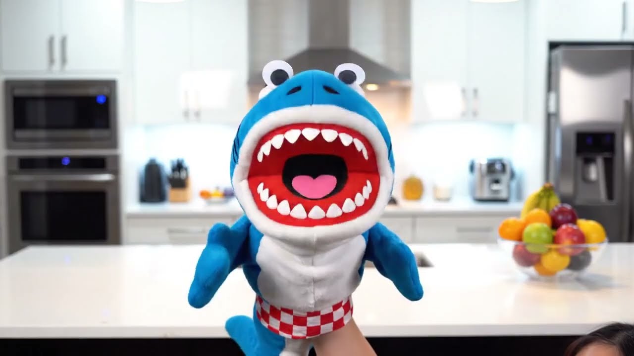 🦈 When a Shark Puppet Tries to Eat a Burger at Bikini Bottom 😂