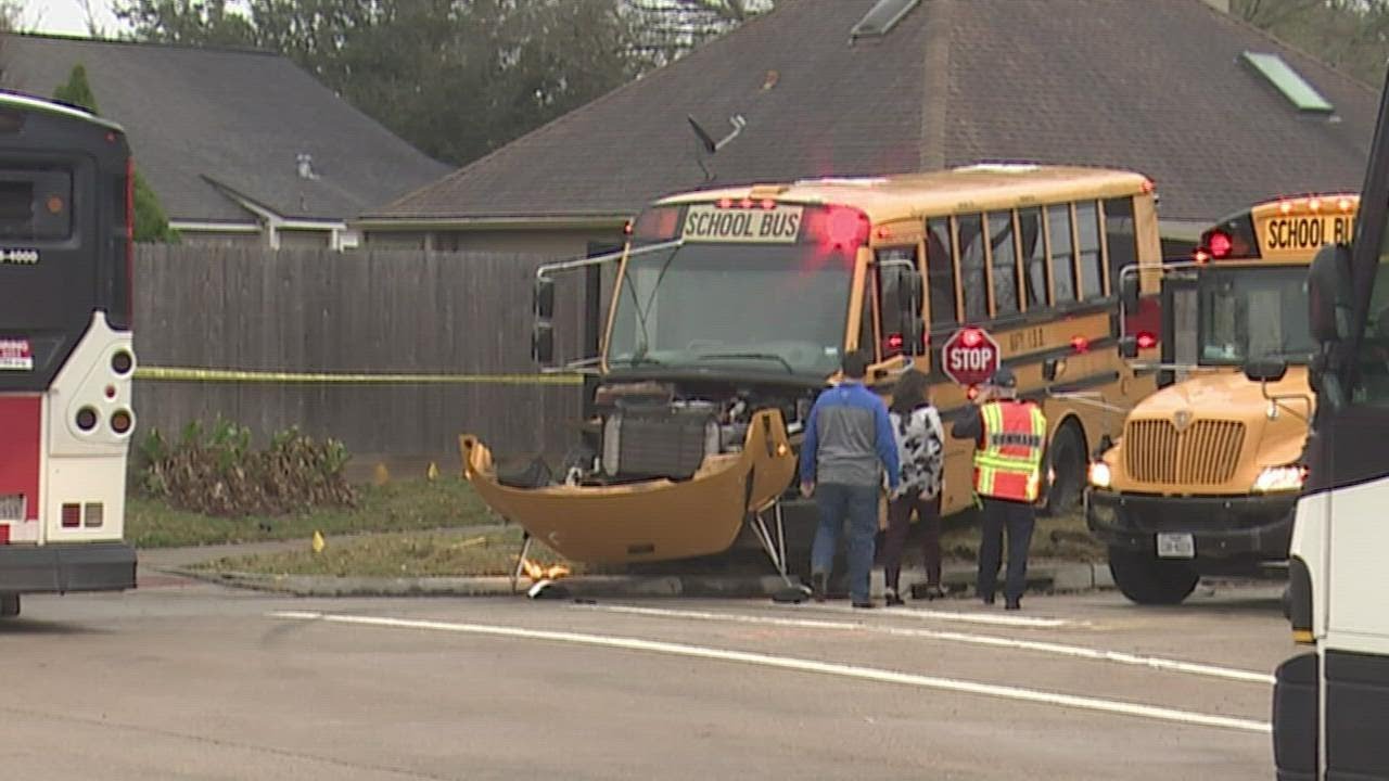 4 injured after Katy ISD school bus crashes with METRO bus, officials say