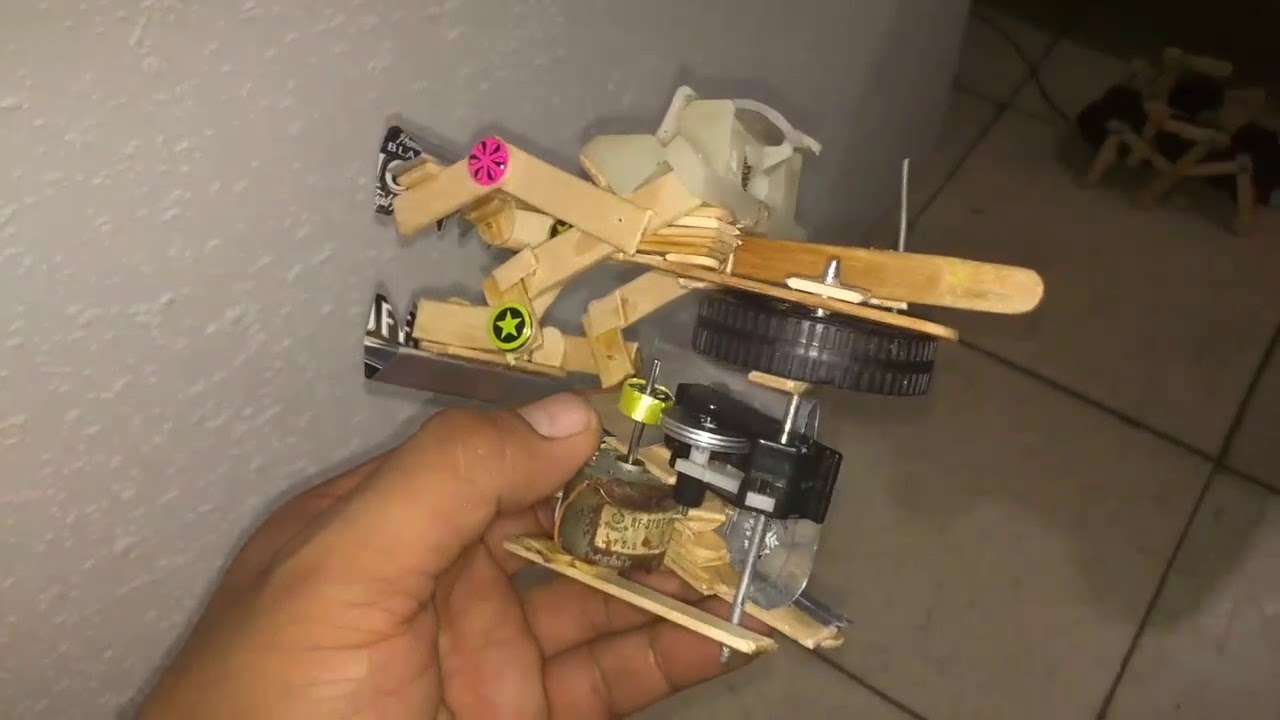 HACIENDO UNA TAREA DE UN ROBOT CASERO