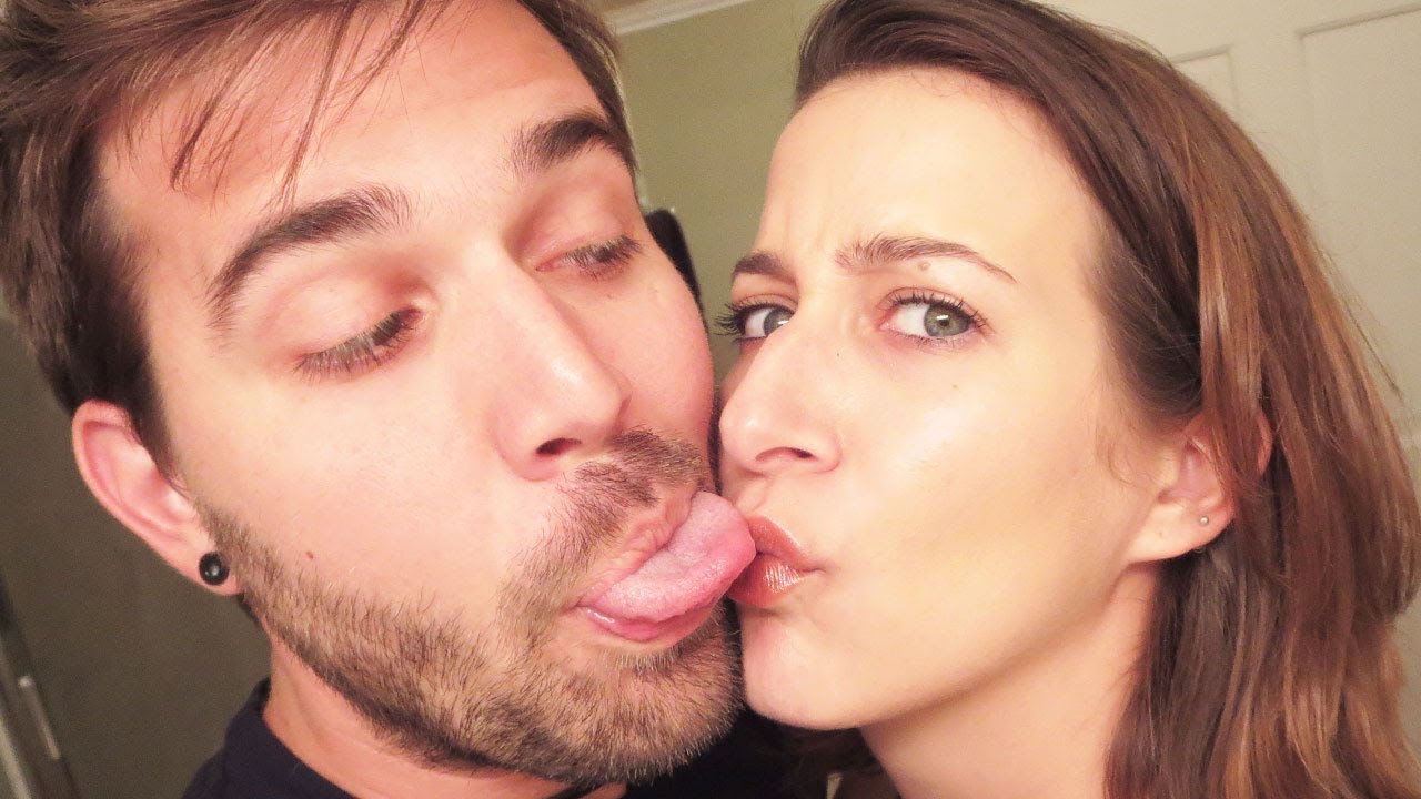 AWKWARD KISSING! (5.25.13 - Day 1486)