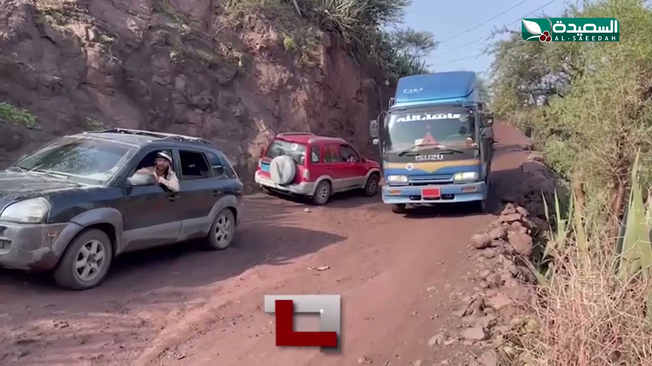 طريق الاقروض بتعز .. معاناة للسائقين واصحاب المركبات