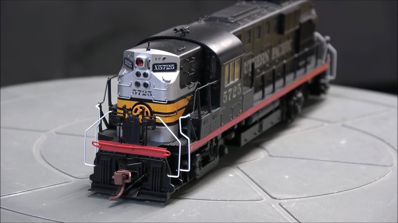 Review: Rapido HO RS-11 w/ DCC & ESU LOKSound