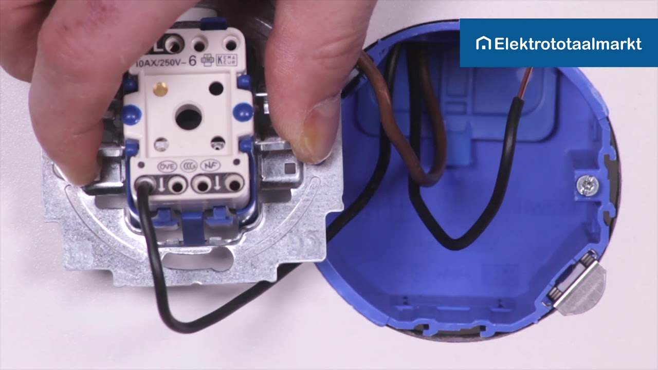 Busch-Jaeger dimmer 6523 U-102 in wisselschakeling aansluiten - Elektrototaalmarkt.nl