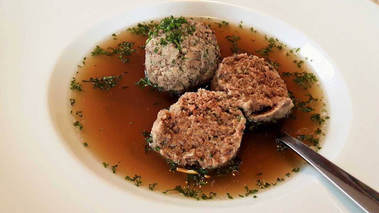 Frische, selbst gemachte Leberknödel 👉 Das Rezept für den bayrischen Klassiker