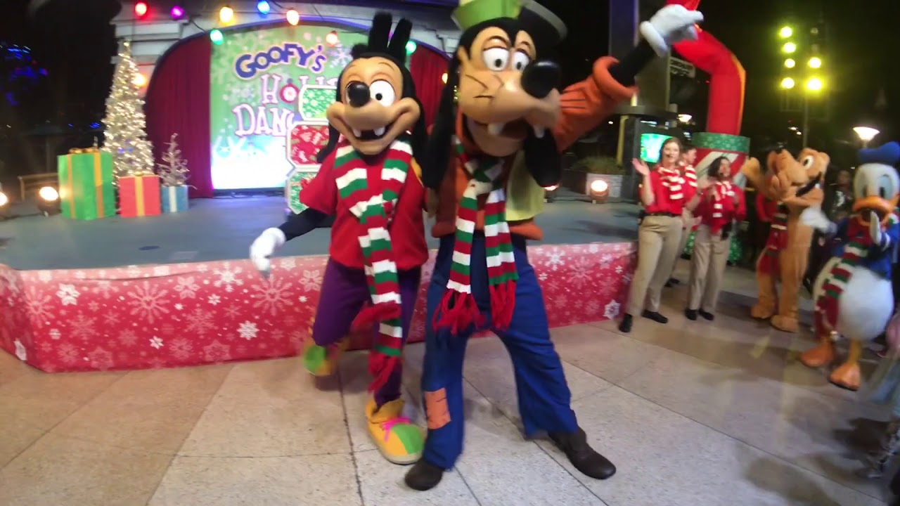 Max and Goofy Dance I2I/Eye to Eye! // Disneyland Edition