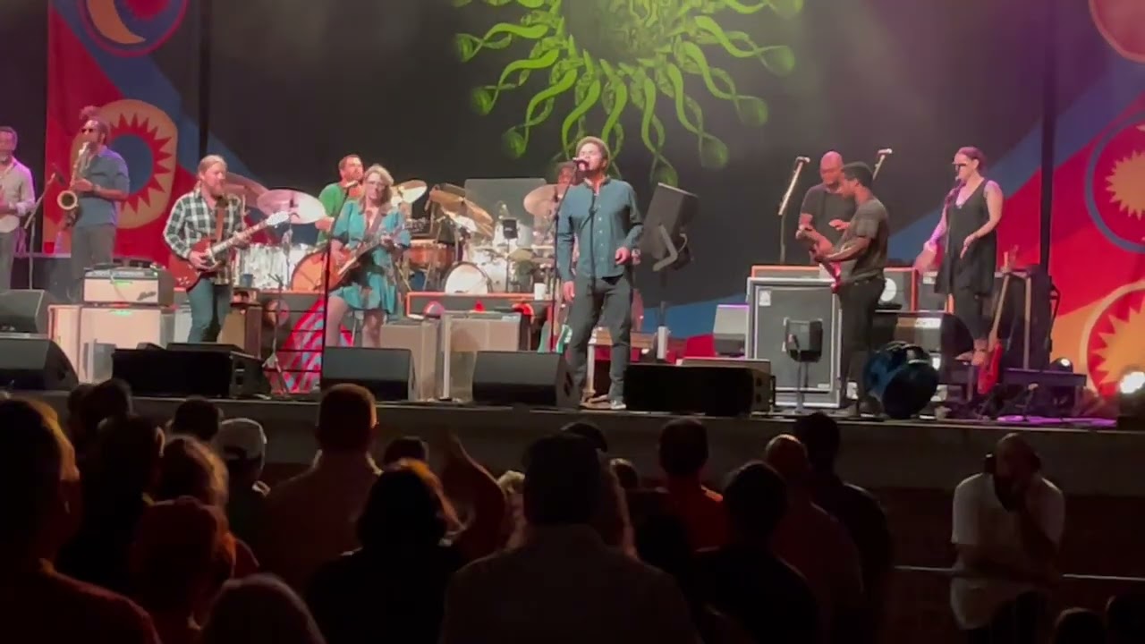 Tedeschi Trucks Band - I Walk on Guilded Splinters (Dr. John Cover) - Bank of NH Pavilion 07022022