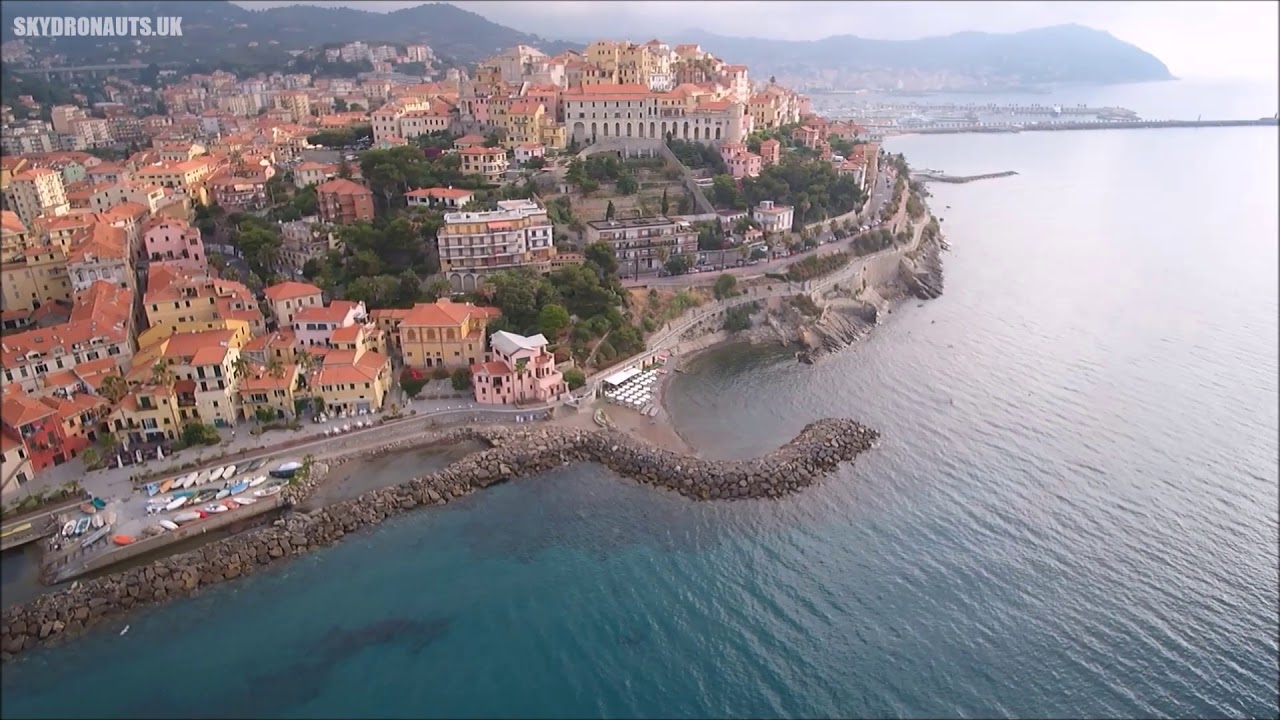 Porto Maurizio, Imperia, Italy   -  Skydronauts