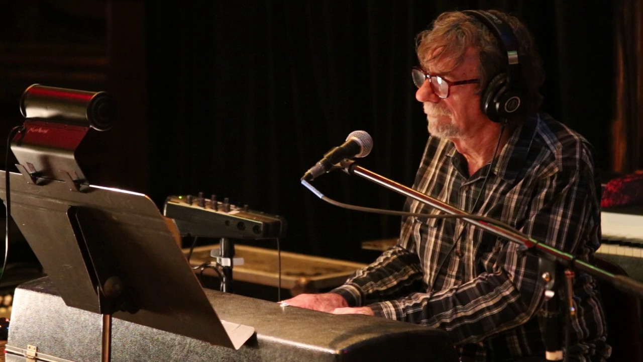 Spooner Oldham in recording session