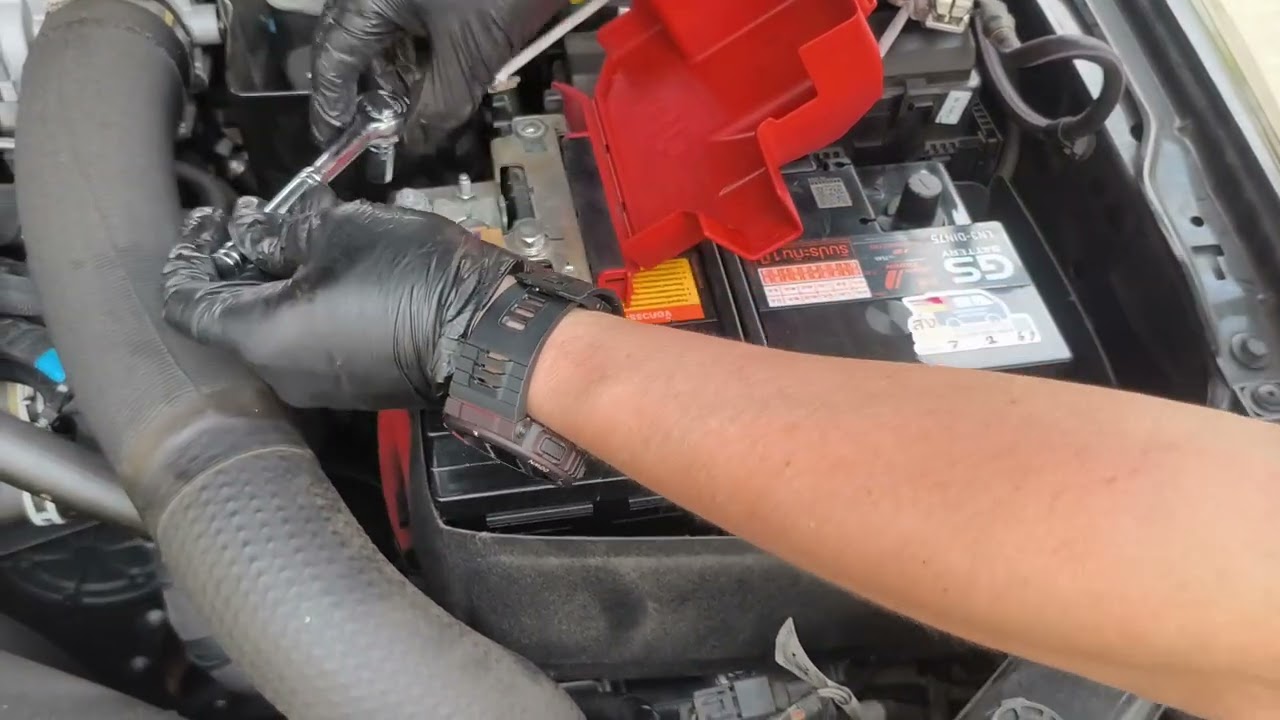 Ford ranger xl+ 2022, battery change, LN3 din75 75ah, positive terminal assembly 