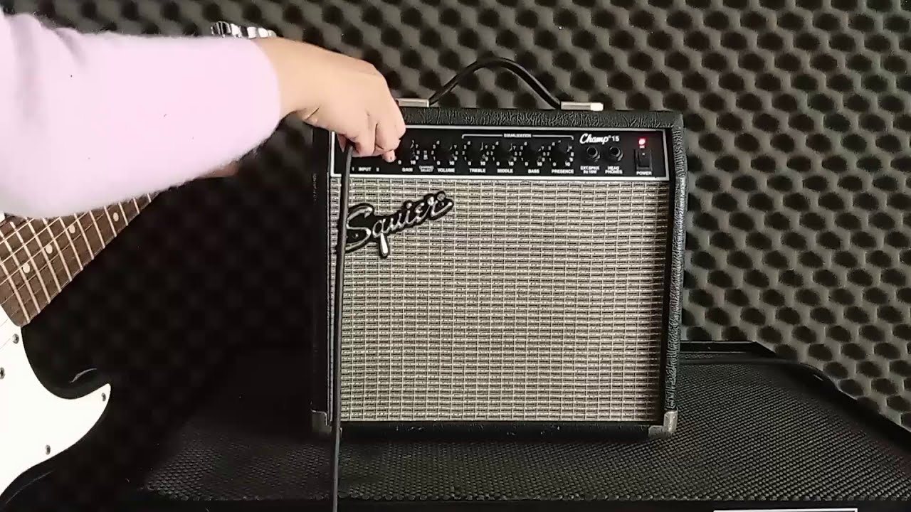 Squier Champ 15