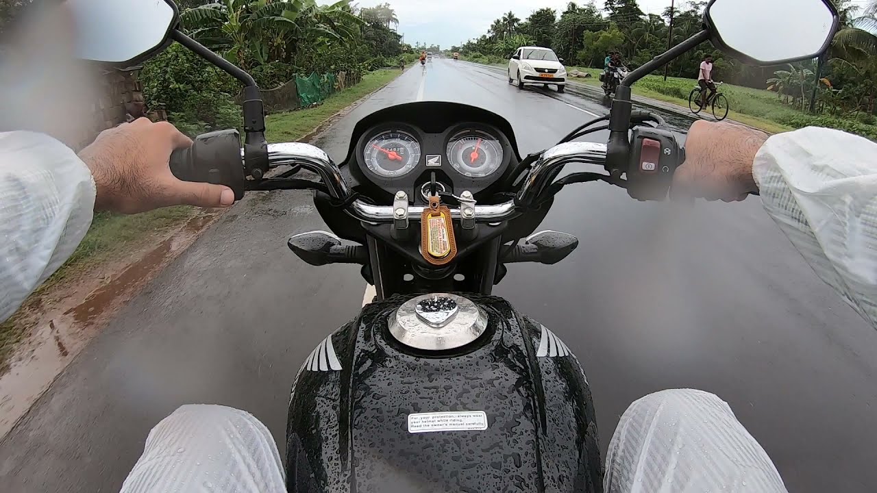 Contai to Heria (HONDA CD110) on a Rainy Day