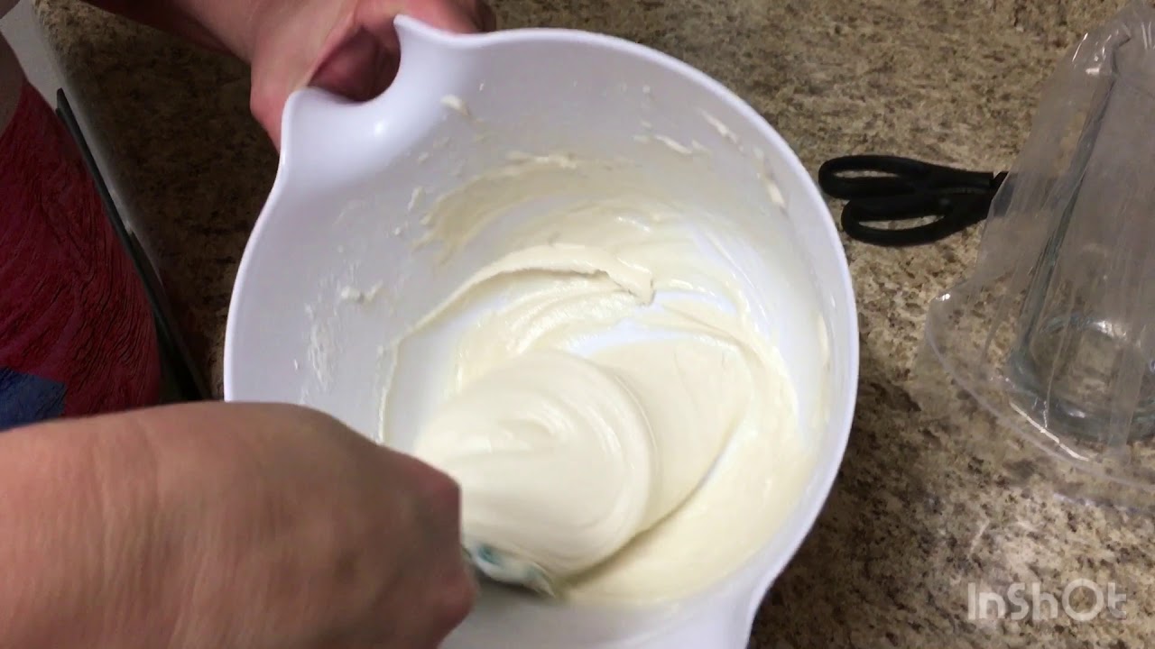 C&oacute;mo preparar Macarons con sabor almendras ( con harina de trigo ) s&uacute;per f&aacute;cil.