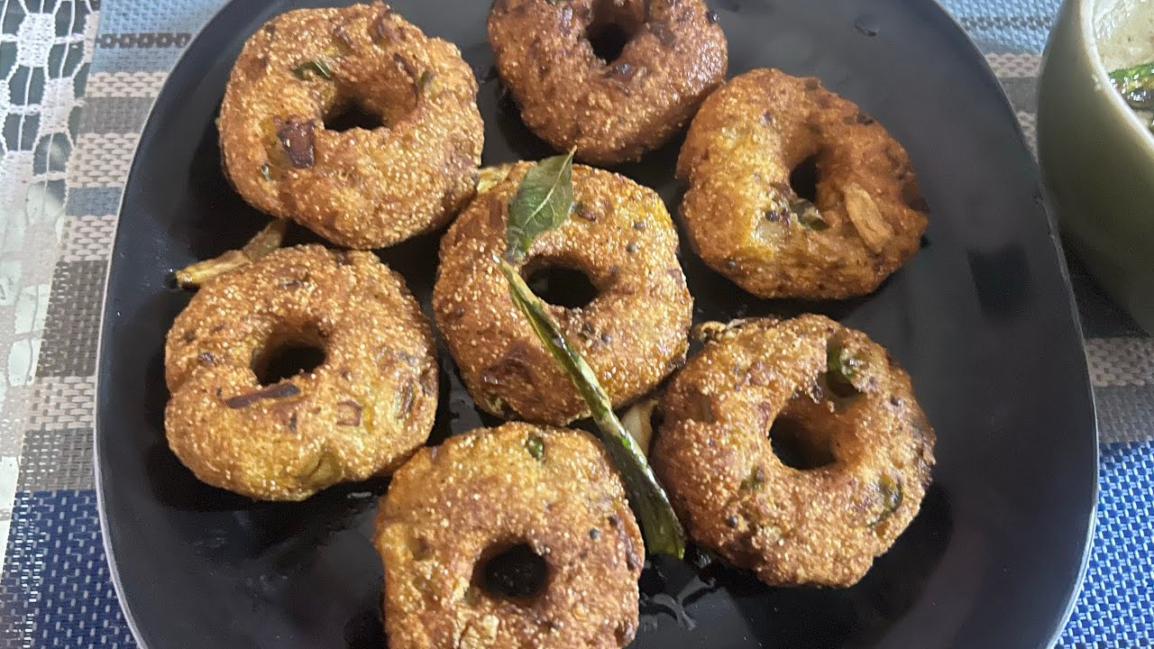 Mazaydar chicken vada with coconut chutney