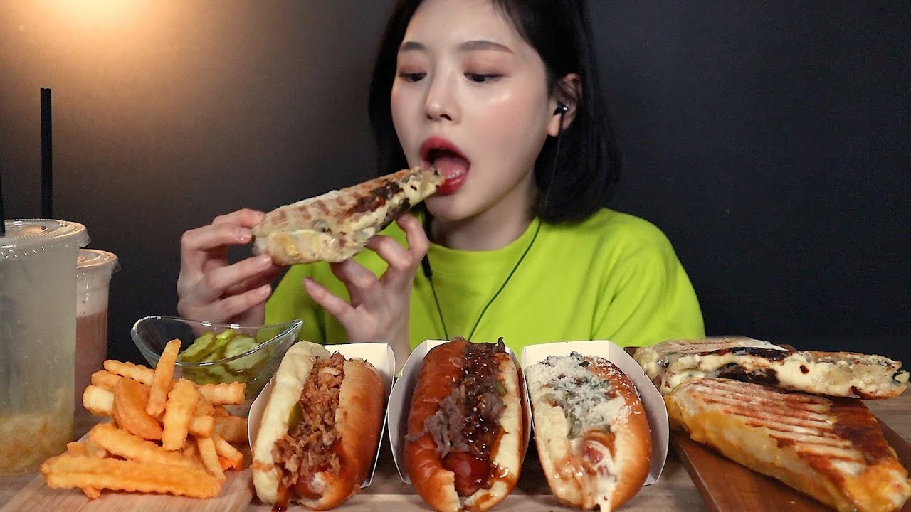 SUB)토핑가득 핫도그 3종에 파니니 먹방🌭 레몬에이드 딸바쥬스까지 ! (feat.치즈감자튀김) Hot dog panini & fried potato mukbang ASMR