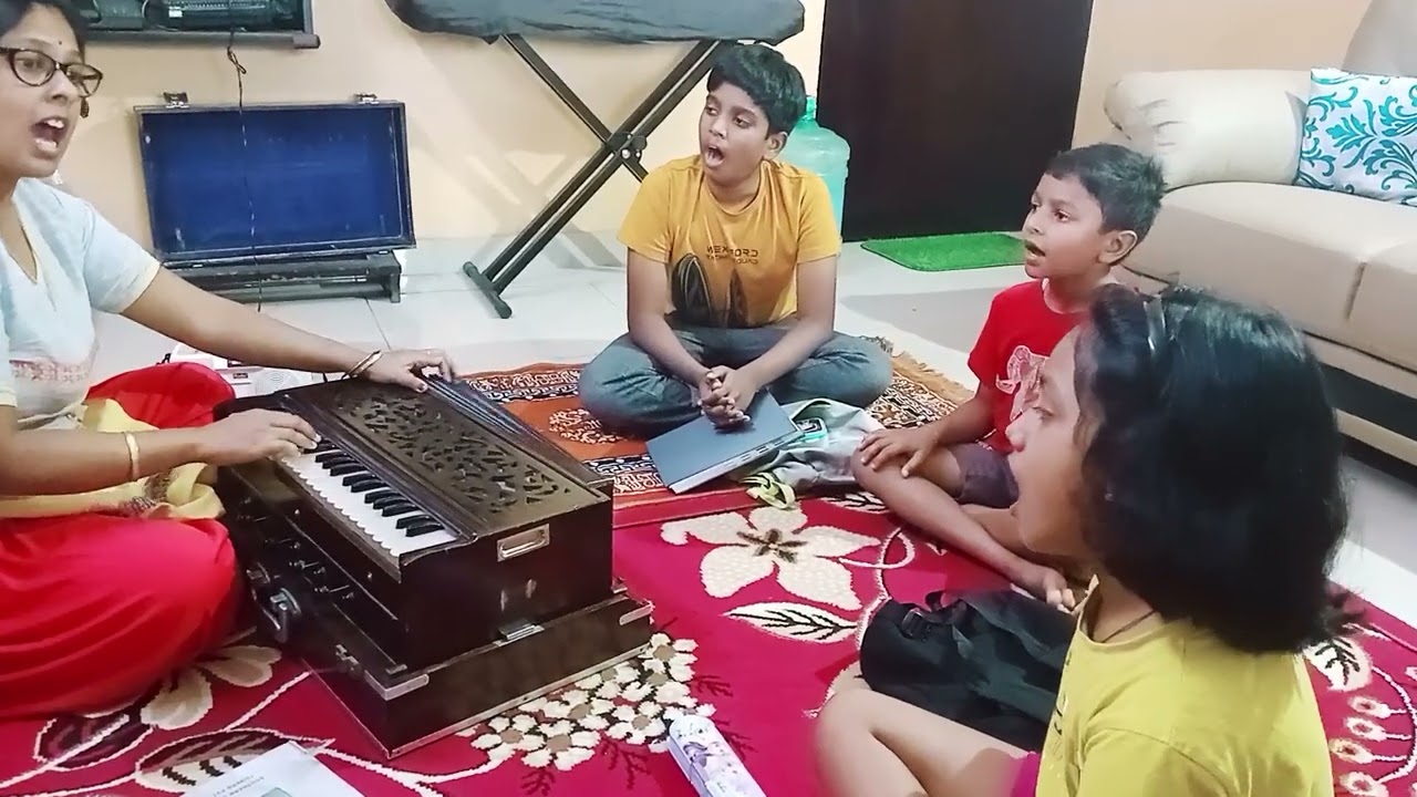 Practicing alankars with akar #alankar#basicsinging#kidssingingpractice#saptak