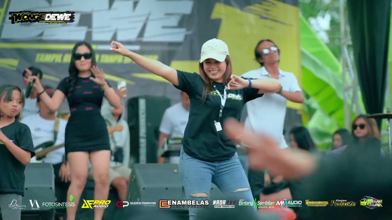 Putri Silvia  DJ  KARNAVAL GLERRR  Clarity  BOJO BIDUAN_WONGE DEWE ( tampil glamour tanpa sponsor