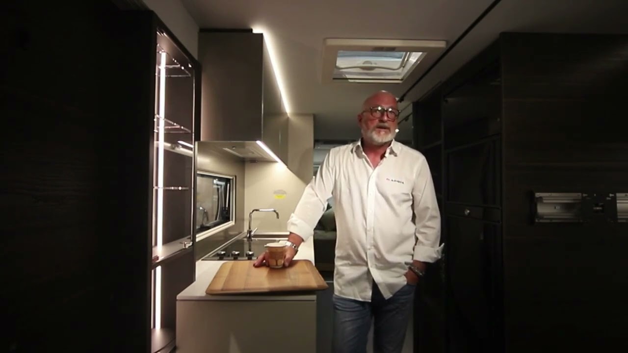 Stefan Eckl, direttore commerciale di ADRIA Italia ci presenta la roulotte Astella