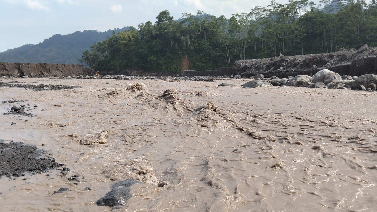 LIVE !!! NGERI DETIK DETIK LAHAR SEMERU DATANG AMAX 17 MM MENDADAK PAGI