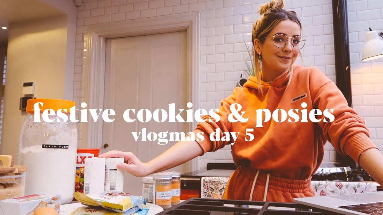 Baking Festive Cookies & Making Posies | VLOGMAS