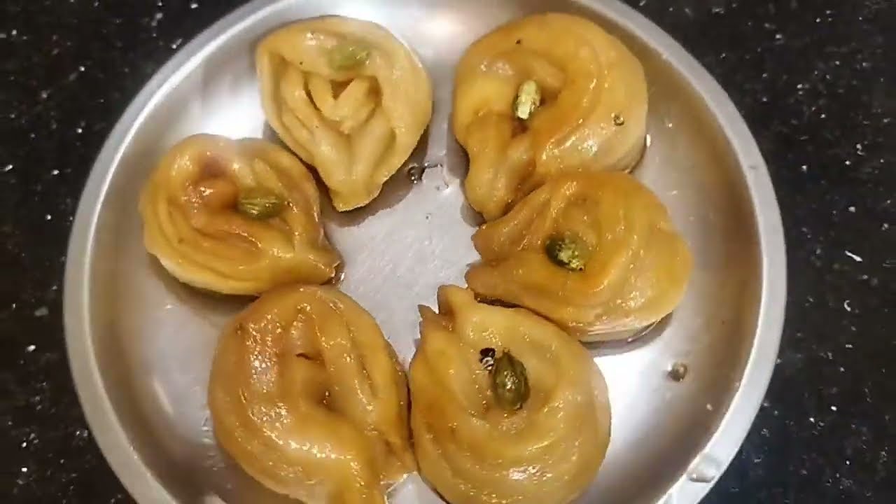 (Shreyakirasoi-z) होली की लच्छे वाली मिठाई कैसे बनाएं 