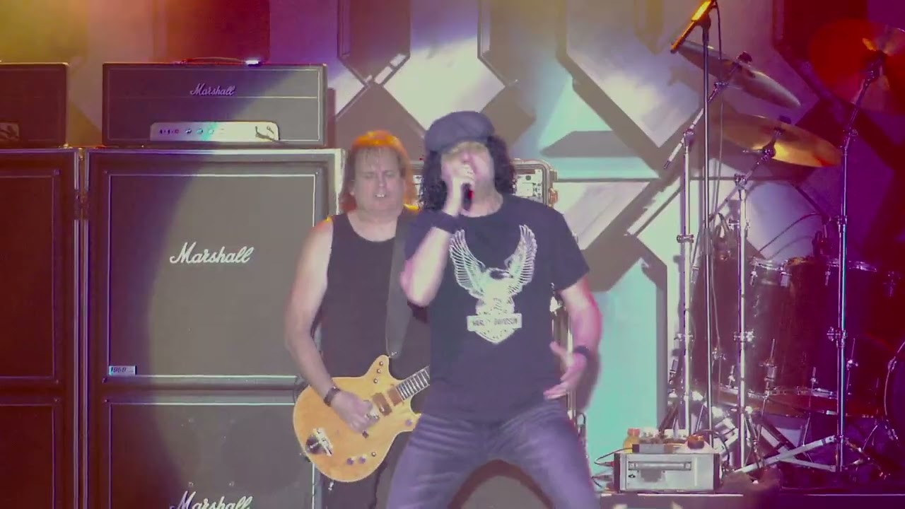 Thunderstruck: America's AC/DC - Thunderstruck (Live) - Pro Shot