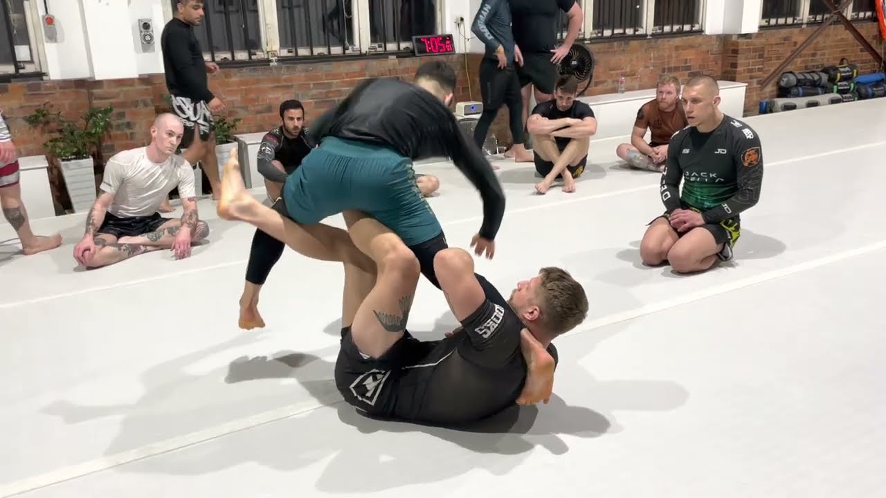 Saddle entry from Reverse X-Guard