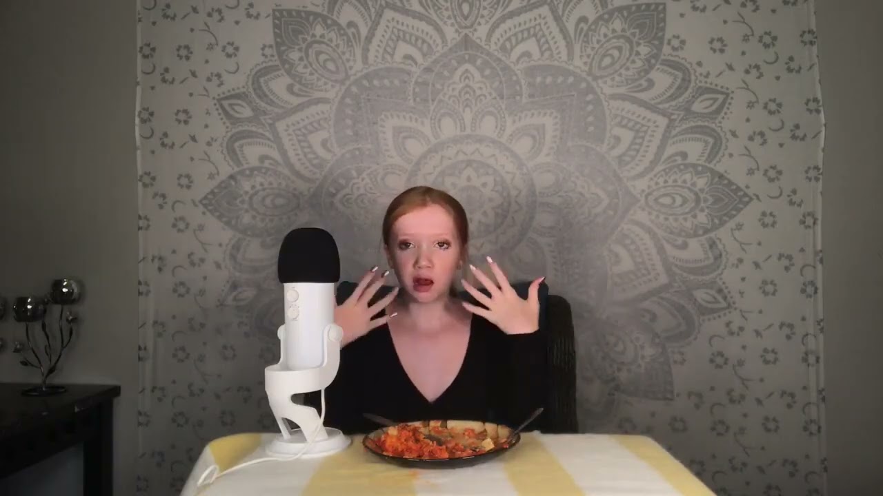 ASMR~ Eating Lasagna 🤤