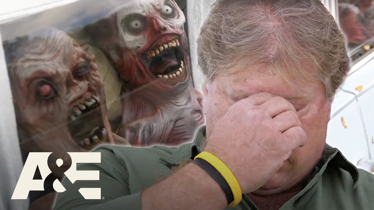 Couple OBSESSED With Halloween Cleans Up Spooky Hoard | A&E's Countdown to Halloween
