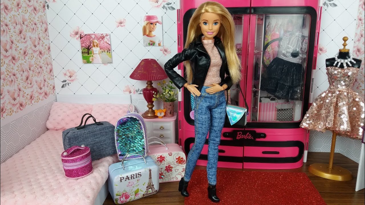 Barbie Packs Her Dolls Bags to go on a Trip!New Doll Clothes.Barbie Bedroom Morning Routine @Barbie
