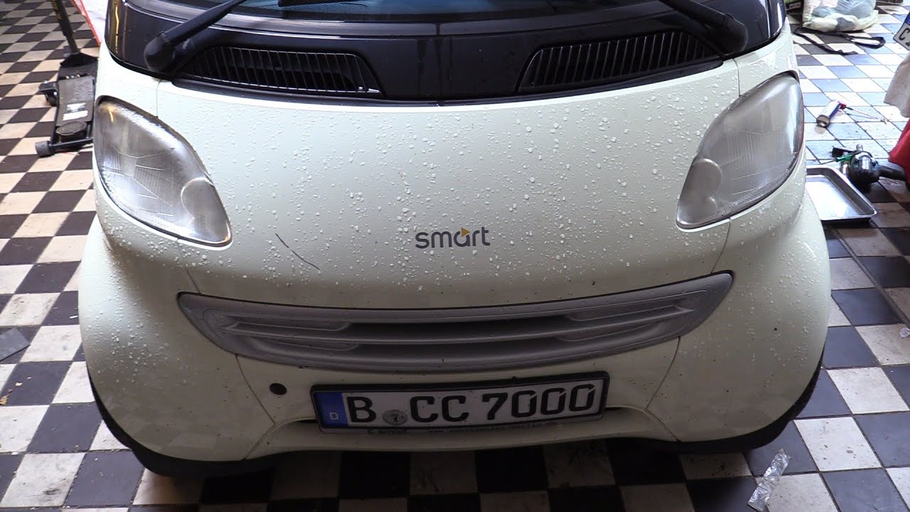 Demontage Frontschürze Smart 450 Baujahr 1999. Schritt für Schritt.