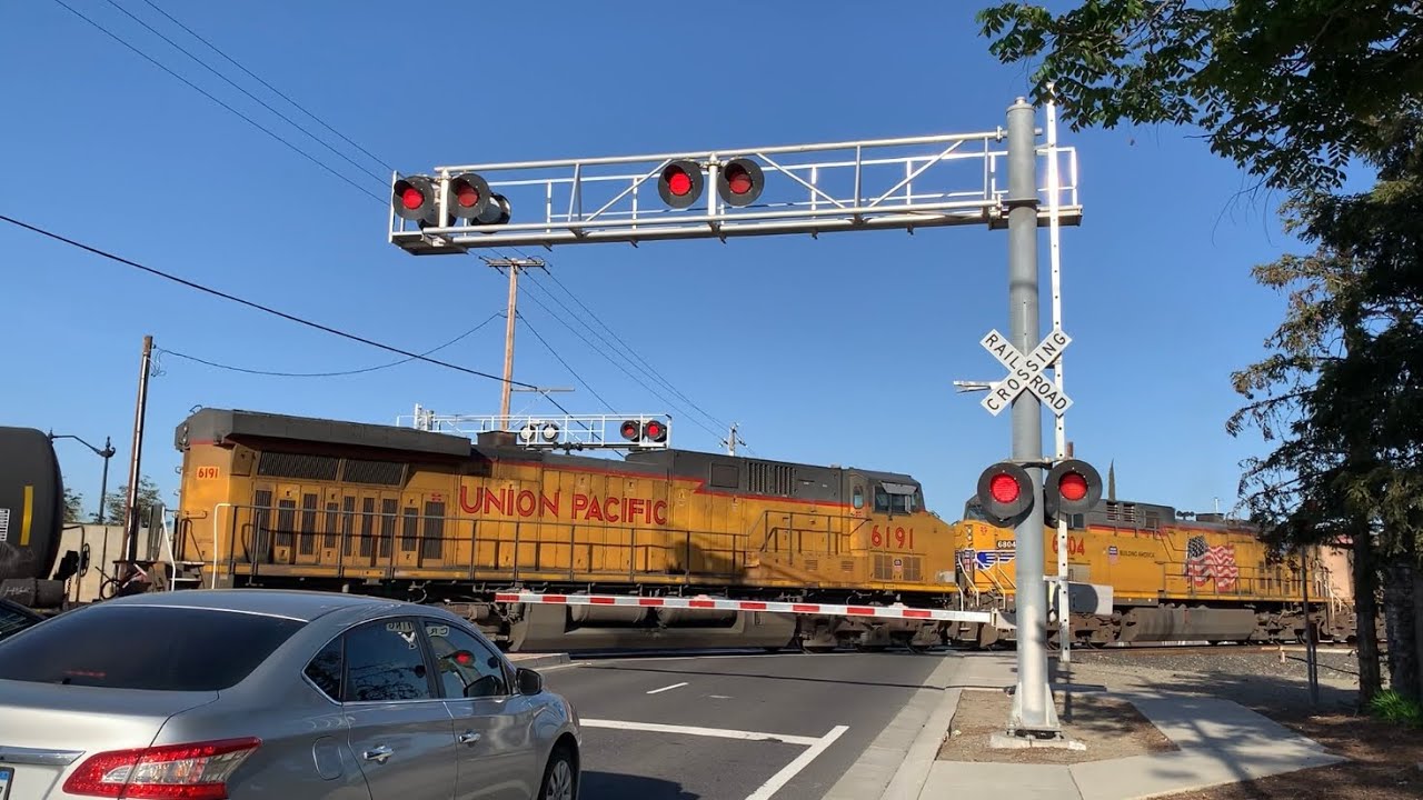 UP 5341 Manifest Freight Train South - E. Louise Avenue Railroad Crossing, Manteca CA