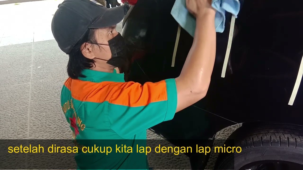 2 cara manual menghilangkan swirl di mobil hitam