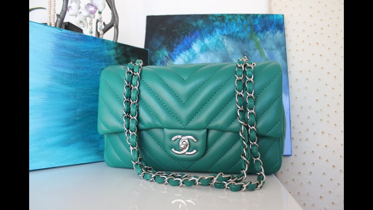 What's in my Chanel 2.55 Flap Handbag & Purchasing Tips
