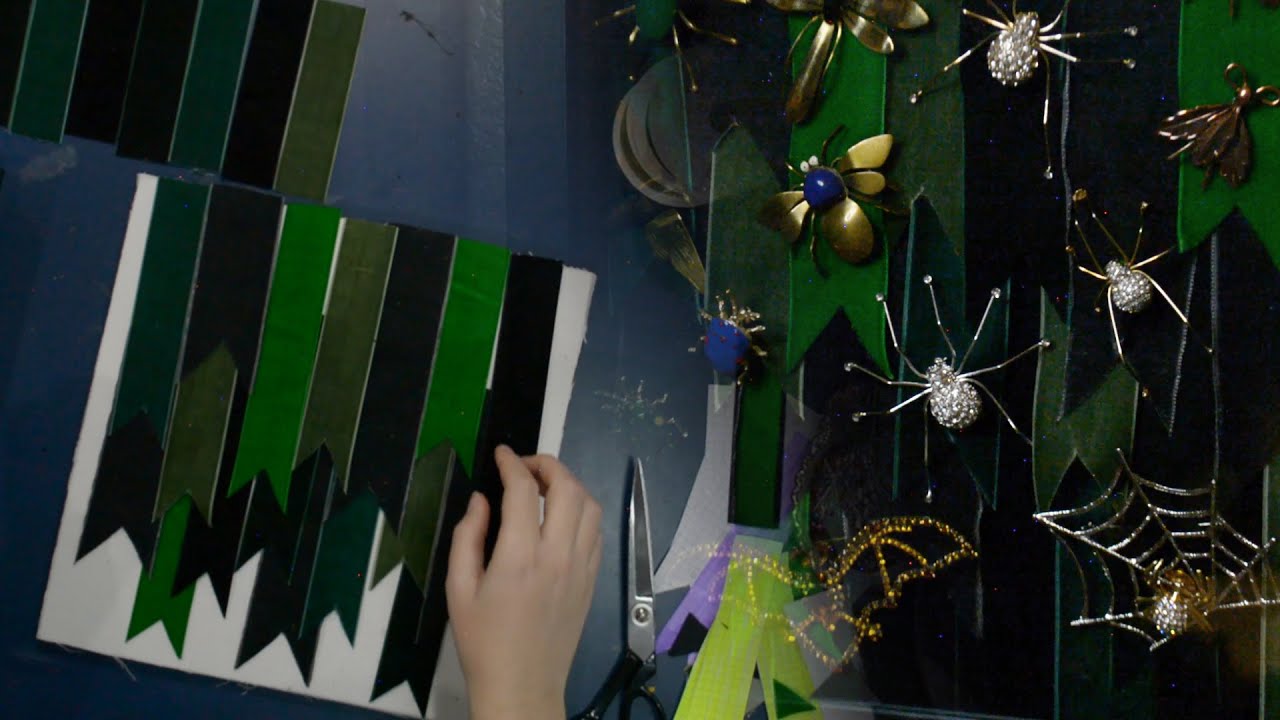 Velvet Shadowbox DIY Brooch Display // A Mini Craft