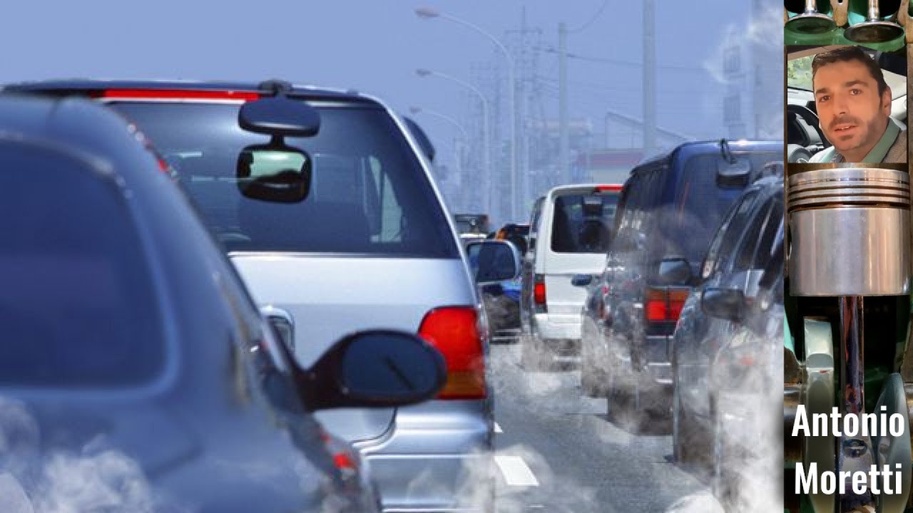 Scopri perché il fumo bianco esce dal tubo di scarico di un motore a benzina!