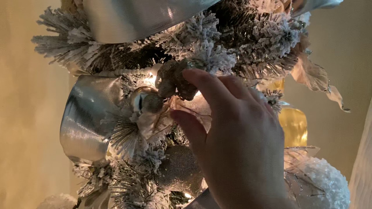 Tips on How to Decorate a Pencil Tree 🌲 && make it look more plump 🎄