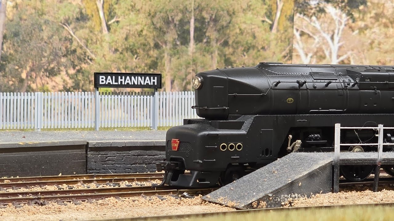 HO scale PRR T1 visits Balhannah railway station