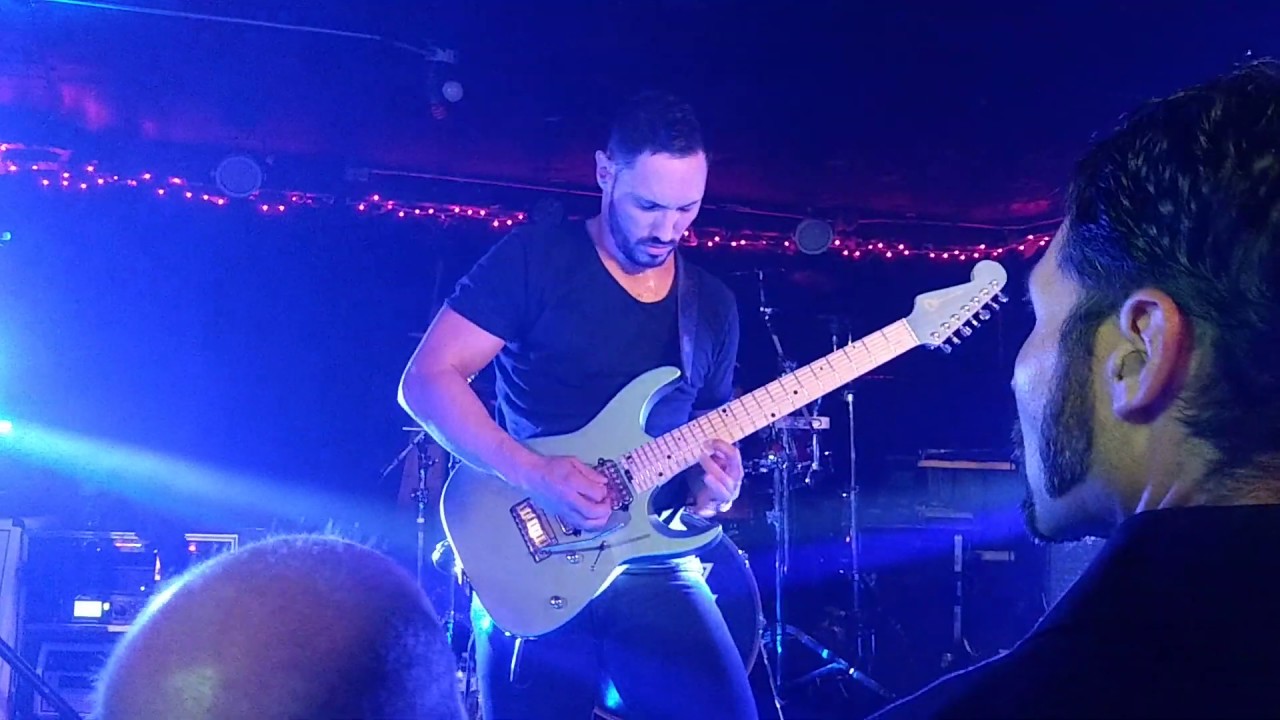 Angel Vivaldi - Sea Of Heartbreak (Live in Scottsdale, AZ on December 08, 2018)